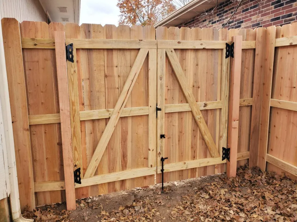 Custom Design Commonwealth Fence & Gates1